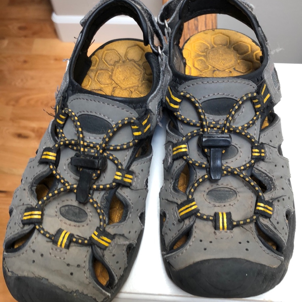 Khombu size 13 boys shoe